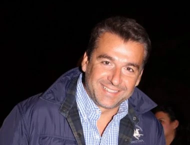 Γιώργος Λιάγκας: Στην πισίνα μαζί με τους γιους του (φωτό)